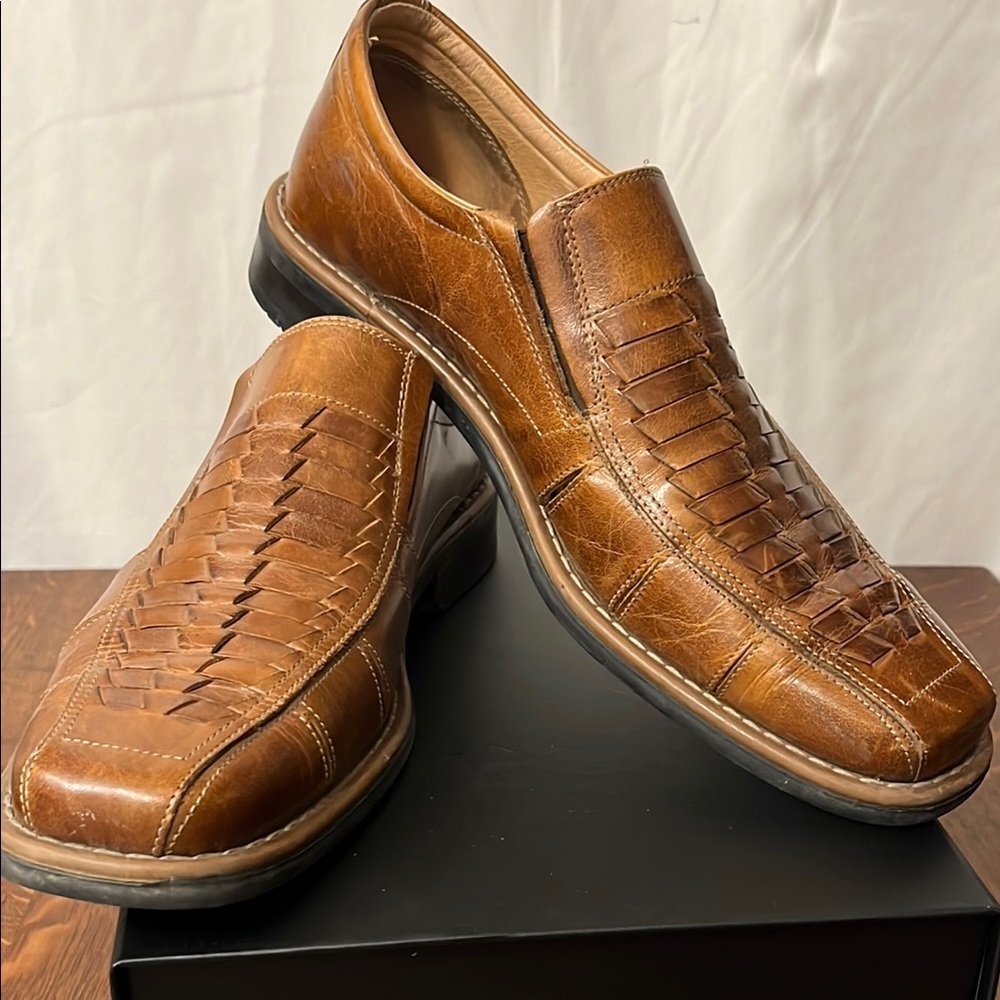 Brown Slip-On Loafers with Textured Leather and Square Toe